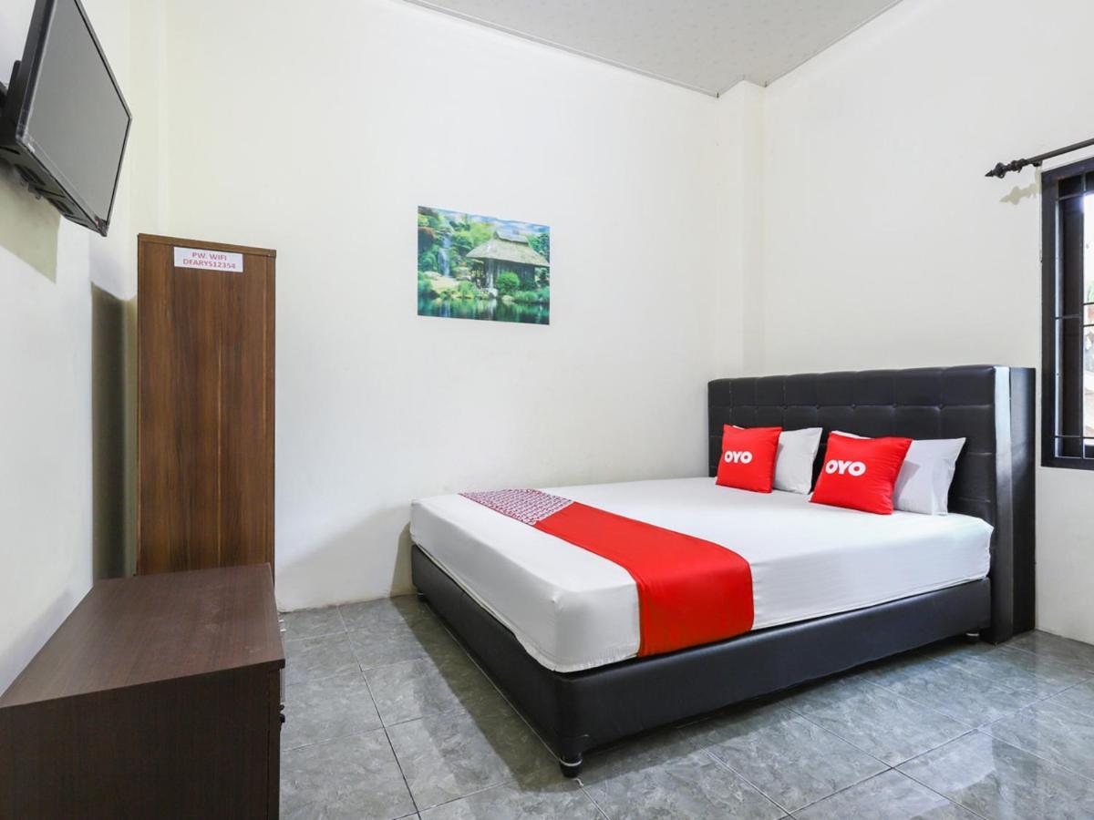Oyo 3830 Dfarys Gh Syariah Hotel Баликпапан Екстериор снимка