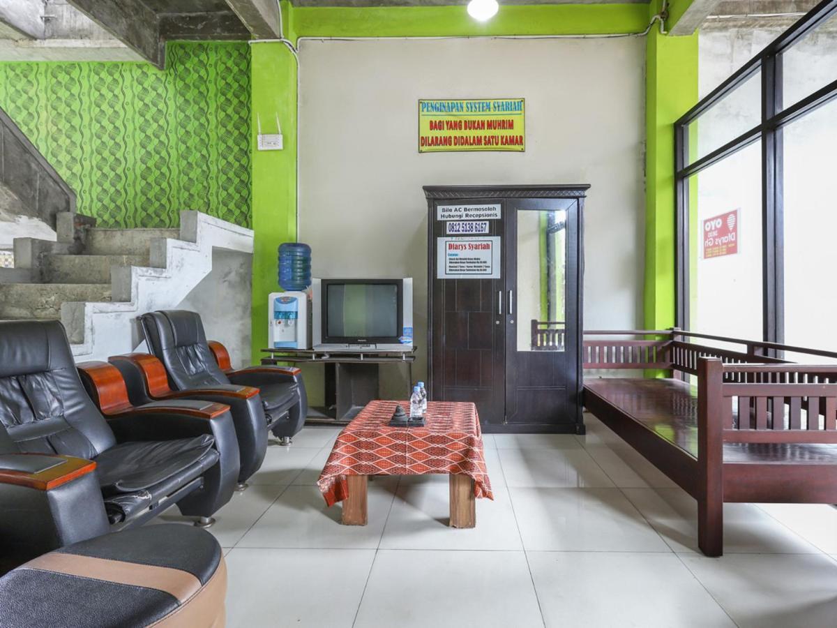 Oyo 3830 Dfarys Gh Syariah Hotel Баликпапан Екстериор снимка