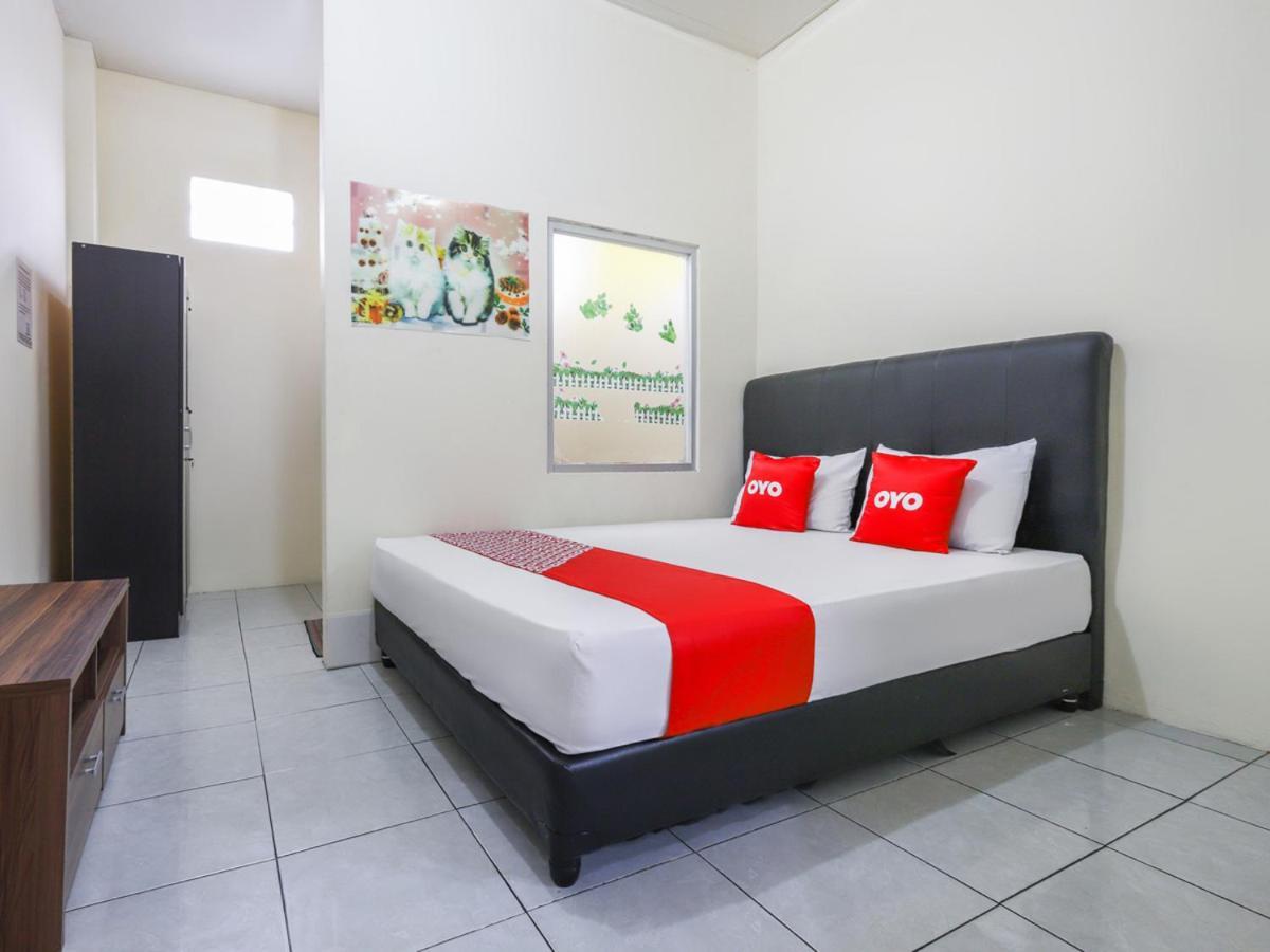Oyo 3830 Dfarys Gh Syariah Hotel Баликпапан Екстериор снимка