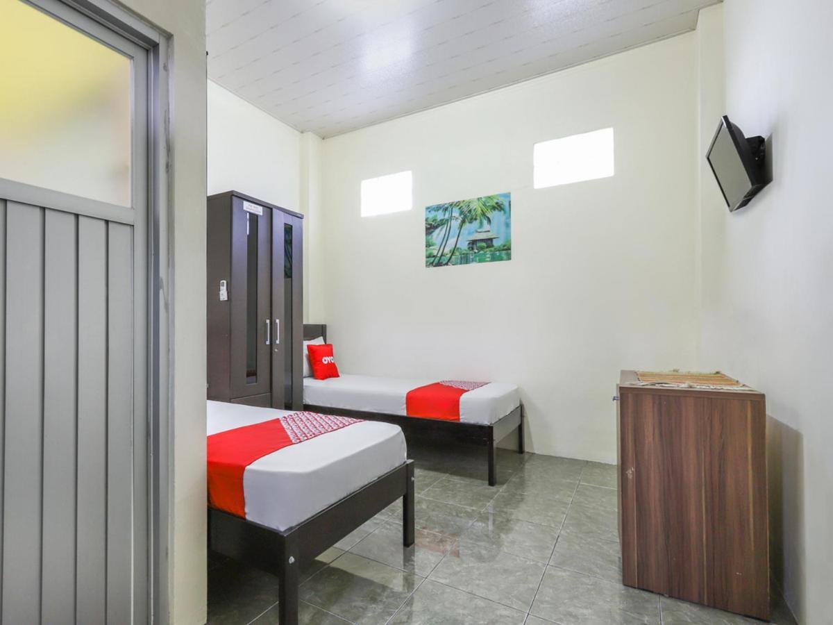 Oyo 3830 Dfarys Gh Syariah Hotel Баликпапан Екстериор снимка
