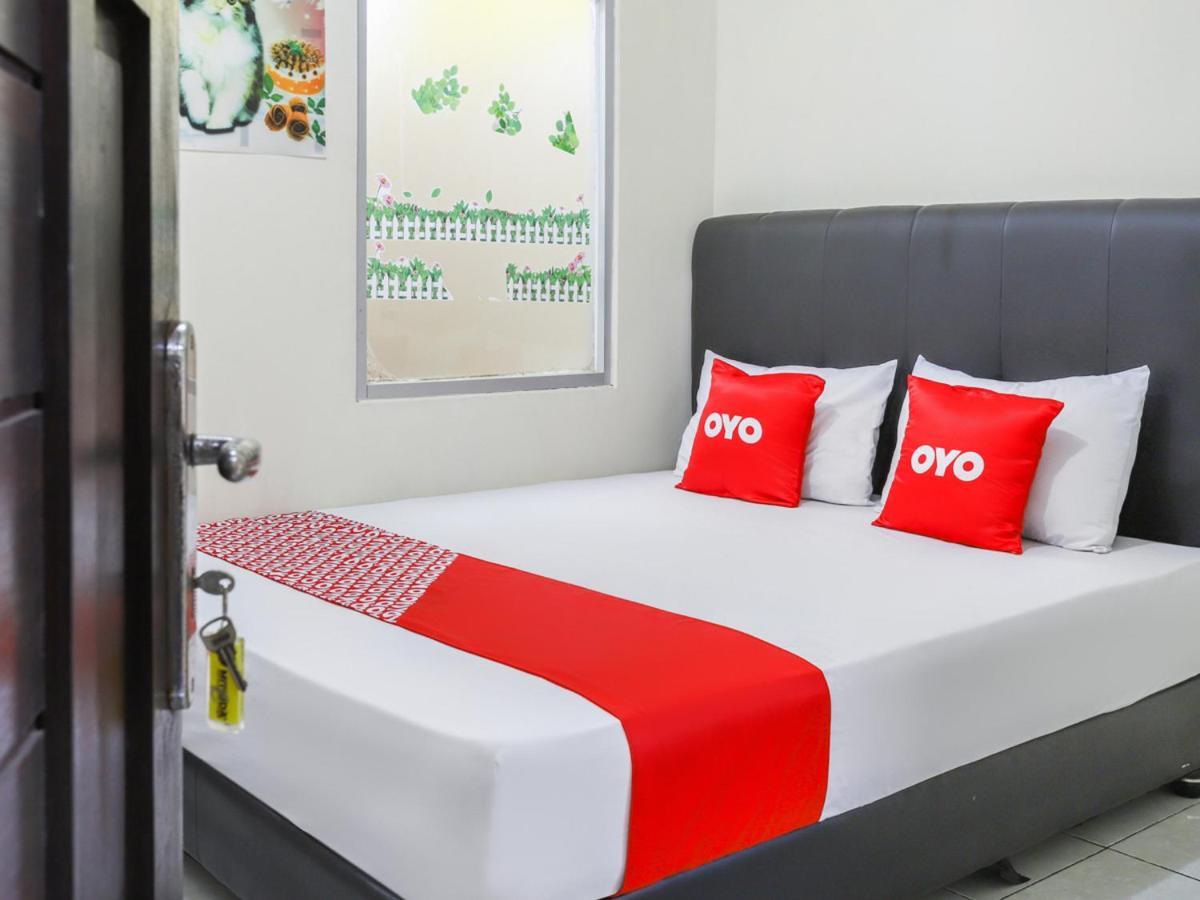 Oyo 3830 Dfarys Gh Syariah Hotel Баликпапан Екстериор снимка