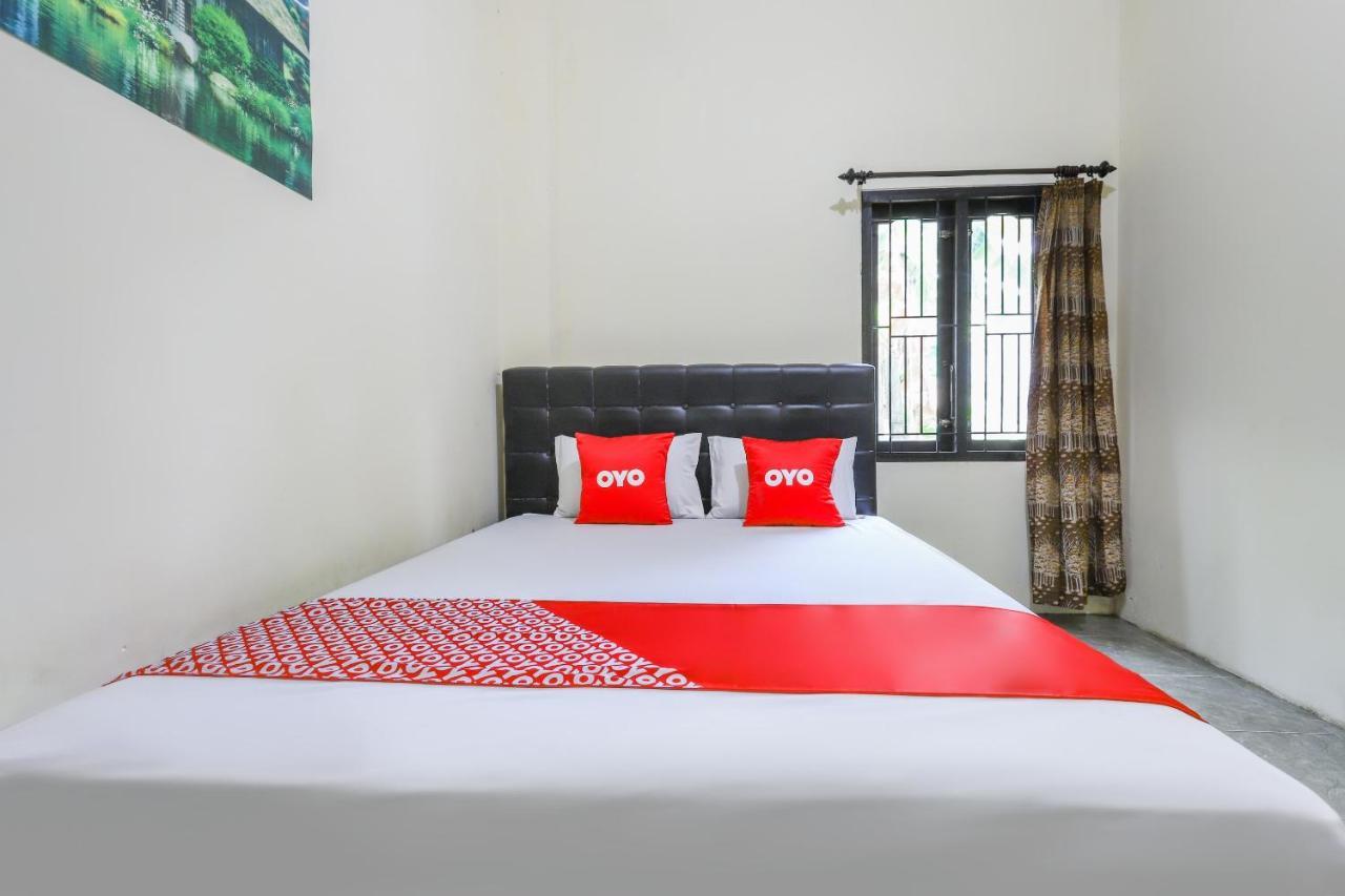 Oyo 3830 Dfarys Gh Syariah Hotel Баликпапан Екстериор снимка