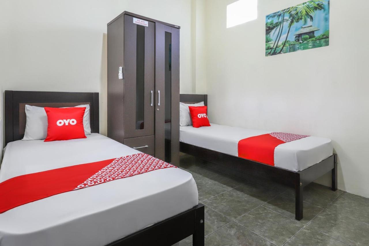 Oyo 3830 Dfarys Gh Syariah Hotel Баликпапан Екстериор снимка